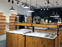 -罗伯特眼镜·蔡司官方授权(罗湖国贸店)