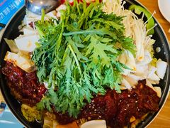 八爪鱼牛肉锅-东吉馆韩式餐厅(八经街总店)