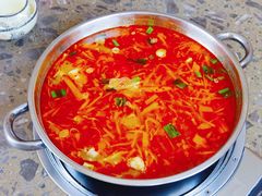 -黄利砖万峰林布依特色酸笋牛肉馆