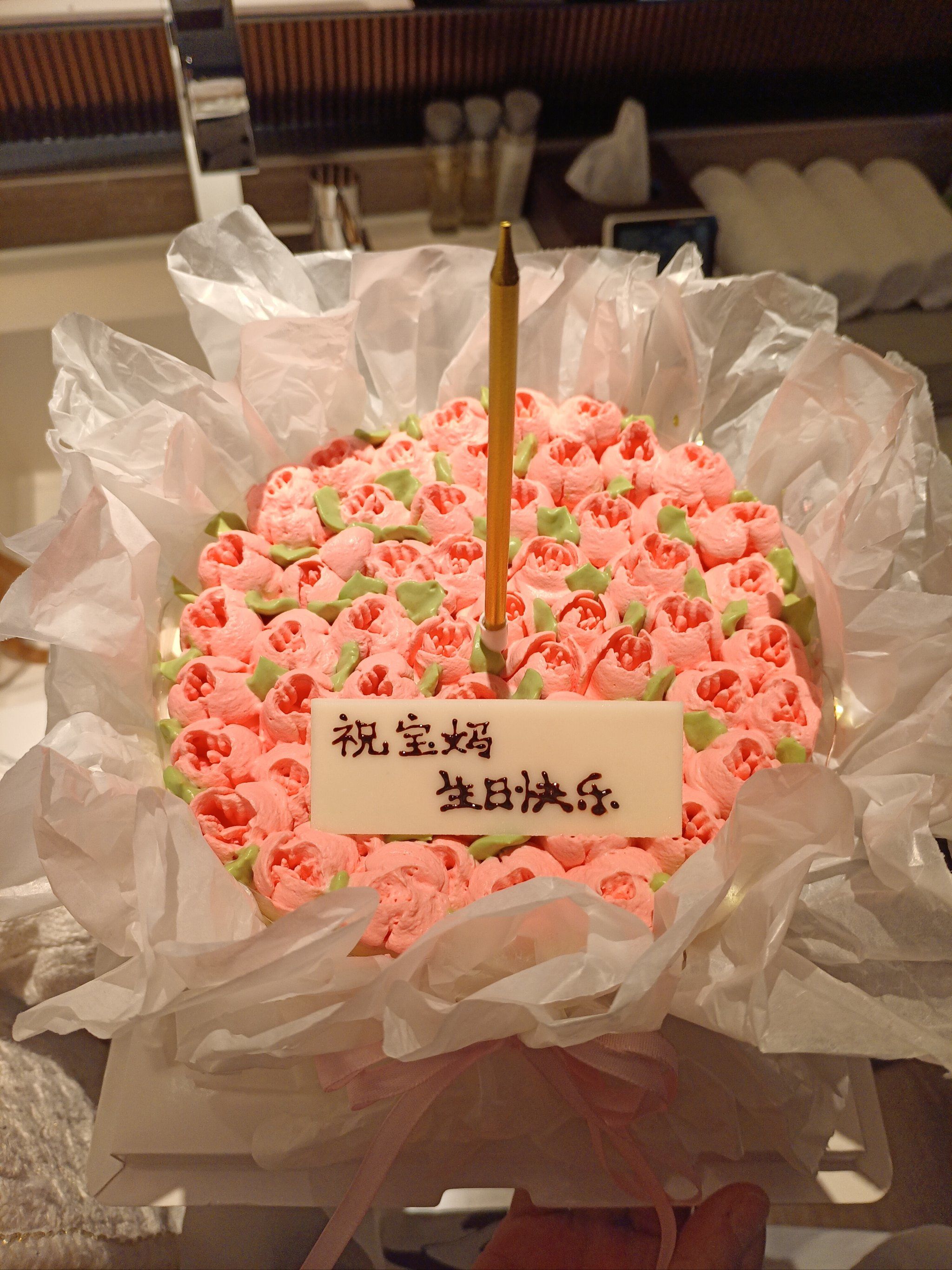 这次我真心感受到了,生日当天除了收到莱佛士酒店的蛋糕,还收到圣贝拉