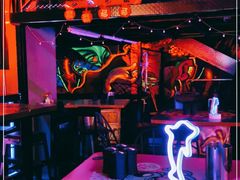 -UP嘻哈酒吧(粉巢店)