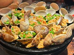 -何师烧烤·小龙虾·江湖川菜·精酿啤酒(紫荆店)