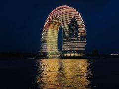 -湖州太湖旅游度假区-月亮广场