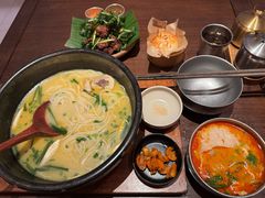 -银米·云南传统过桥米线(双廊黑金冠店)