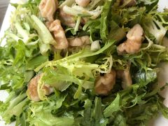 苦菊拌鲜桃仁-京北渔家傲