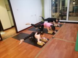 -Yvon yoga 瑜伽·精准体态管理中心