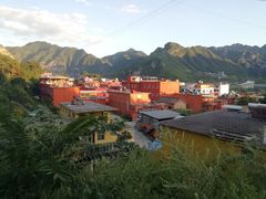 -百里峡七彩艺术小镇