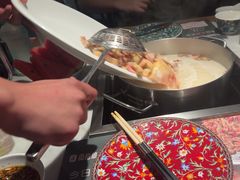 -尚尚仙·酸汤猪手·猪肚鸡火锅(华联万柳购物中心店)