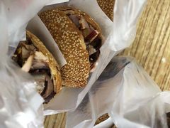 烧饼夹肘子肉-老四烧饼铺(丽源路店)