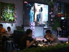 -烤圣自助美食音乐餐厅