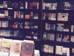 -钟书阁(松江泰晤士小镇店)