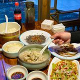 在解放碑！30年老店吃平价蹄花汤👅