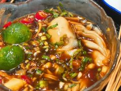 -何妹湿辣牛肉·粤式烧烤砂煲(桂雅路店)