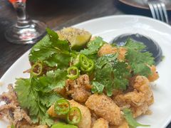 椒盐墨鱼配藏红花墨鱼汁蒜茸酱-Ocean's Table 欧舍