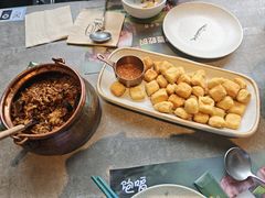 -饱嗝·小炒云南菜·见手青乌鸡汤锅(来凤街国创园店)