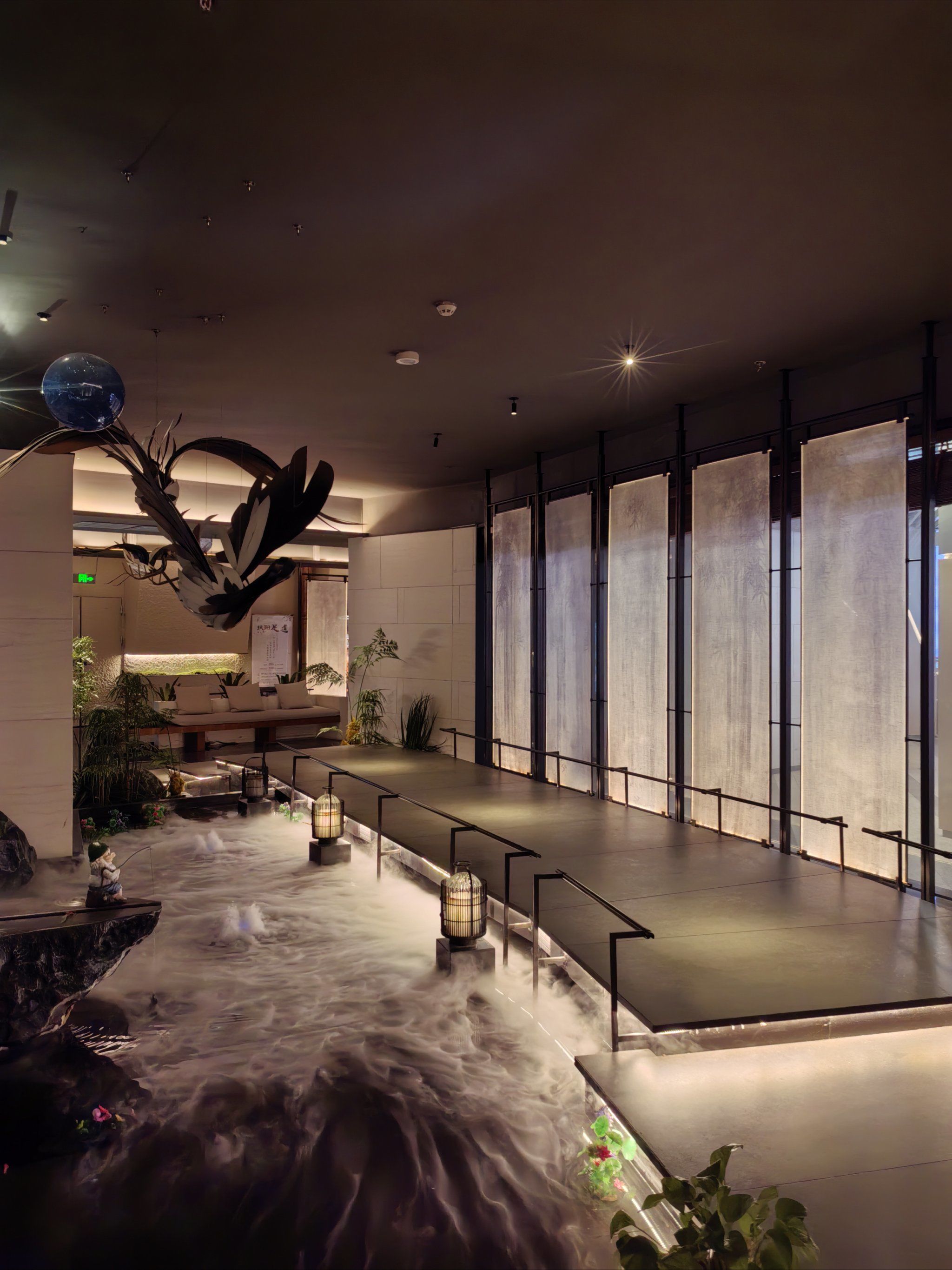 封闭空间的禅意体验spa