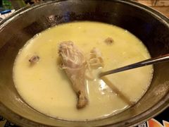 -鲜入围煮花胶鸡海鲜火锅