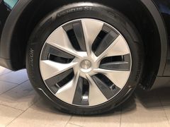 -TESLA 特斯拉(上海太古汇体验店)