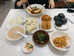 -李与白包子铺(桐梓林店)