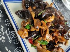 -八两八金·莱芜特色炒鸡(市南漳浦路店)