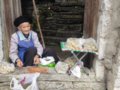 -高荡千年布依古寨旅游景区