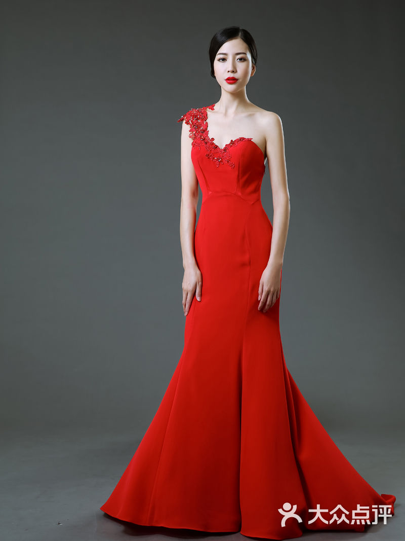《定制》性感露背名媛礼服-嫁日新娘-成都结婚-大众点评网