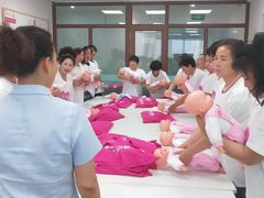 -爱月宝月嫂·育儿嫂