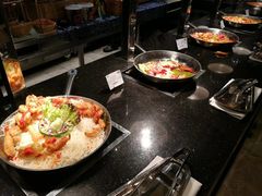 咖喱虾，咖喱鸡，冬阴功汤-美食汇·海鲜自助西餐厅·江门富力万达嘉华酒店