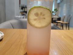 桃子青柠气泡水-Artisan匠匠(中央大街店)