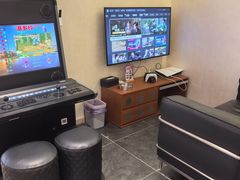 -玩坞轰趴馆·户外团建聚会主题生日派对馆(世豪广场店)