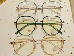 -宏宇眼镜蔡司依视路折扣店(兆佳眼镜城店)