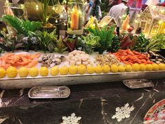 -广州万富希尔顿酒店·感趣自助餐厅·金秋蟹宴生蚝海鲜刺身