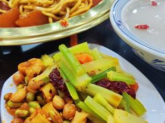 -牛一嘴·兰州牛肉面·大盘鸡(财富中心店)