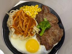 -汤姆家的牛排意面披萨(新城市广场店)