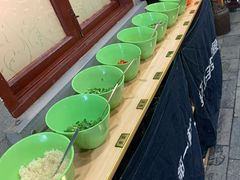 -超越炭火牛蛙火锅鸡(河东店)