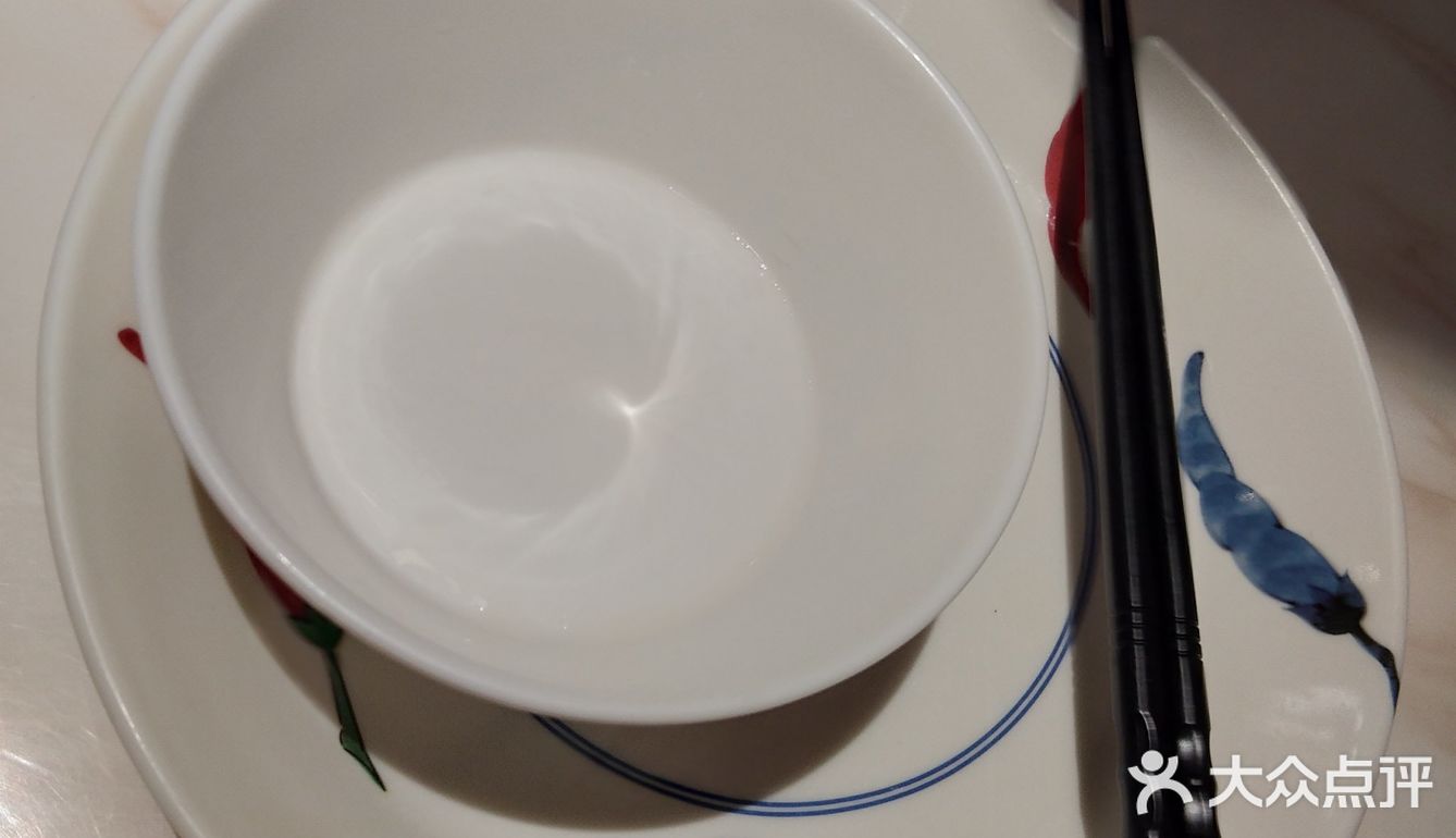 芋头份量比较小，味道还不错；辣椒炒肉偏辣，典型的湘菜