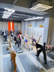 -静待花开瑜伽尊巴会馆