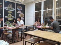 -席娜卡琳火车铁道夜市