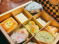 草莓飞鱼籽面包-Let's Taipei 非常烘焙(太古里店)