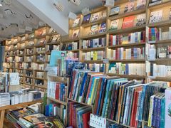 -猫的天空之城概念书店(束河店)