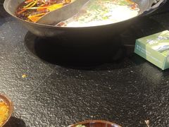 -鹿鸣山草本茶香火锅(园西路店)