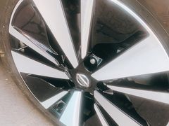 -蜂鸟快修喷漆钣喷汽修旗舰工厂(军工路店)