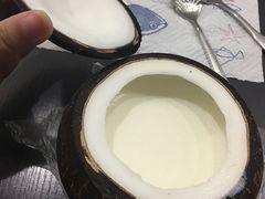 -志龙皇冠吃货椰子铺