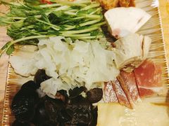 -麦麦山云南菜(复地活力城店)