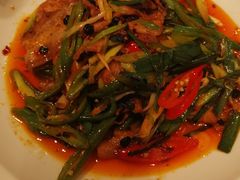 代代人都爱吃的回锅肉-有红鸡毛店·川菜(建设路店)