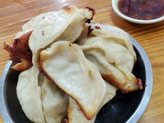 -黄阿姨锅贴大王(万航渡路店)