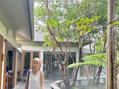 -Chom Cafe and Restaurant