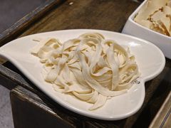 -宽板凳老灶火锅(台湾街店)