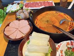 -憨孃孃·重庆老火锅(红山黑金店)