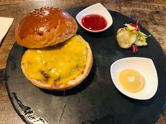 -HIGH FIVE哈福手工汉堡(桂林路店)